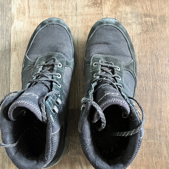 LL Bean Snow Sneaker 5 Black Suede Waterproof Winter Boots Size 11 Wide main image 5